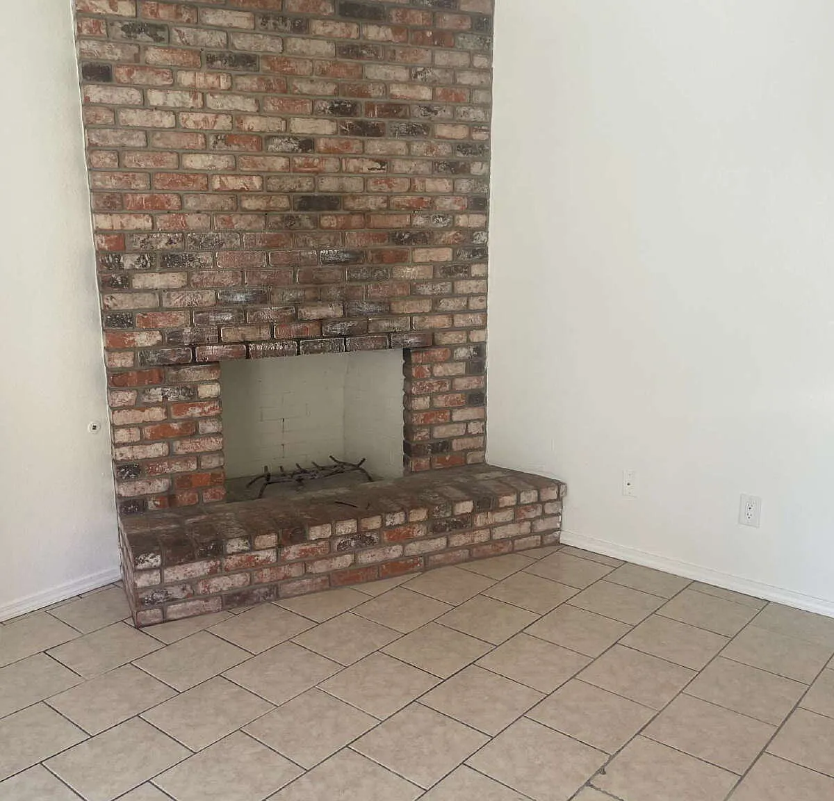 2 bed, 1.0 bath, $1,450 — Photo 2