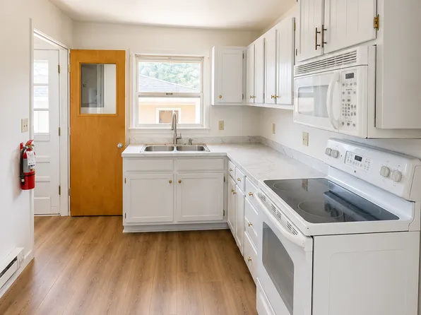 1004 Lyon St #A, Laramie, WY 82072