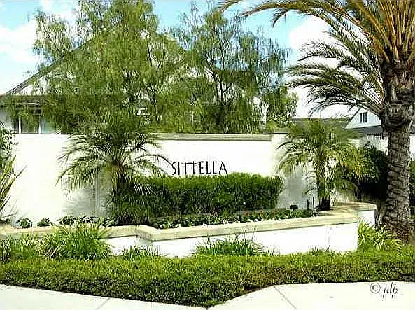 2 bed, 2.5 bath, 1108 sqft, $3,299 — Photo 2