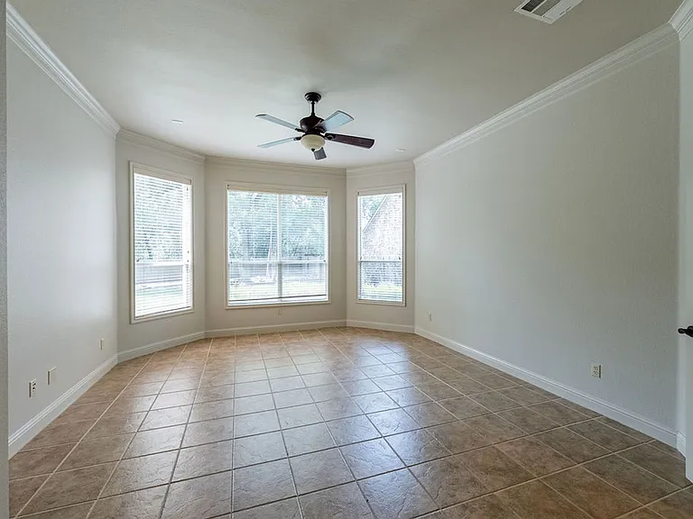 7909 Adelaide Dr — Photo 12