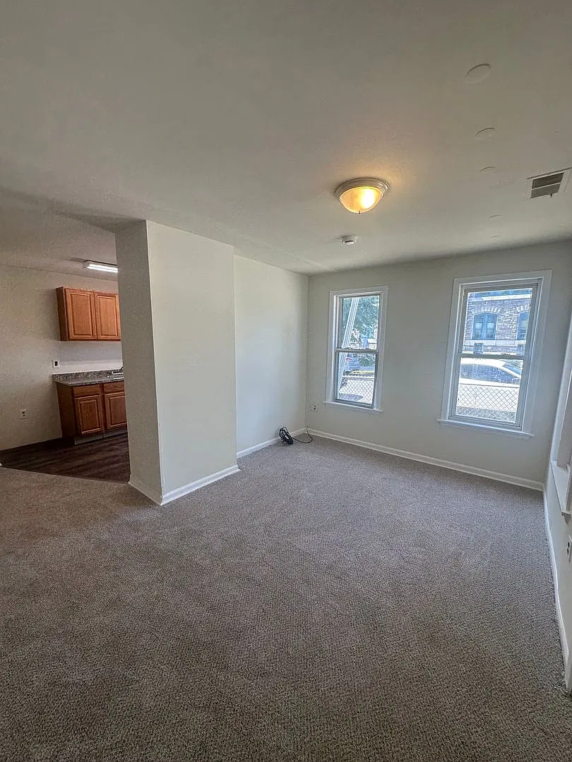 336 W. 8th Street — Photo 2