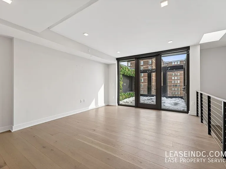 1332 8th St NW — Photo 28