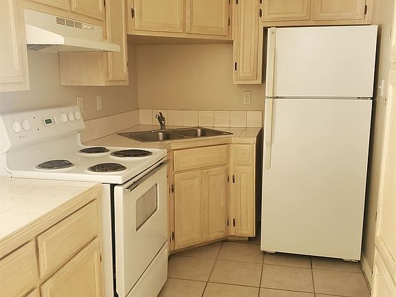 2/1.5 Kitchen