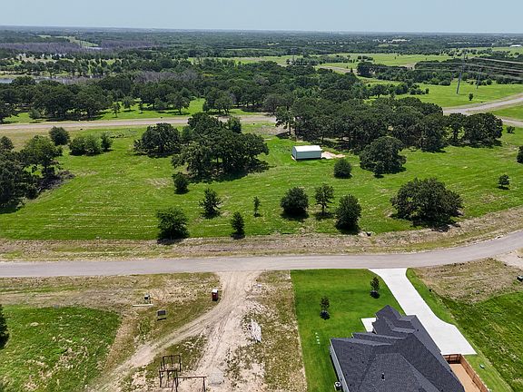 3rd image of 370 Shoreline Dr
