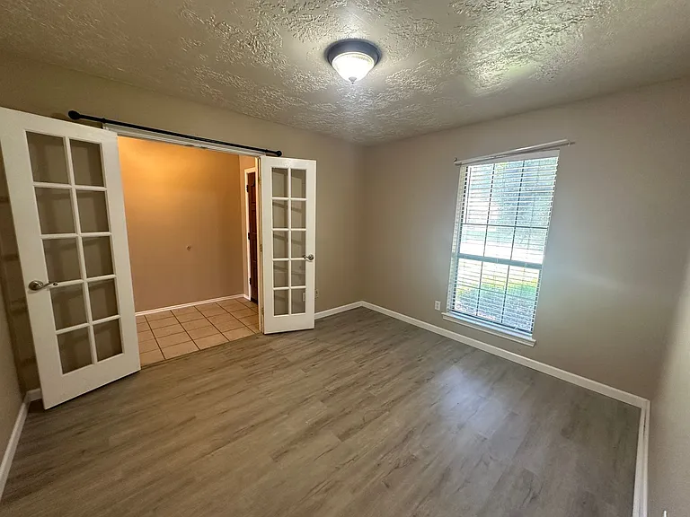 4045 Cavalry Dr — Photo 19