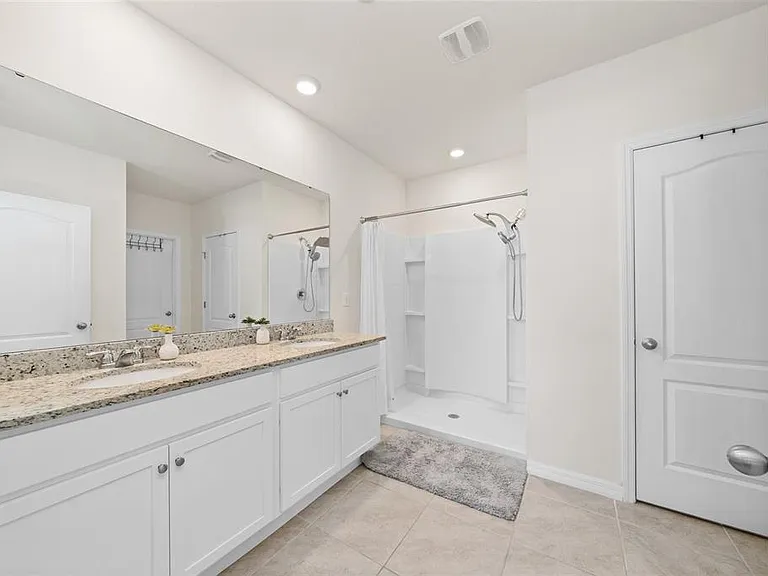 687 Griffon Ave — Photo 14