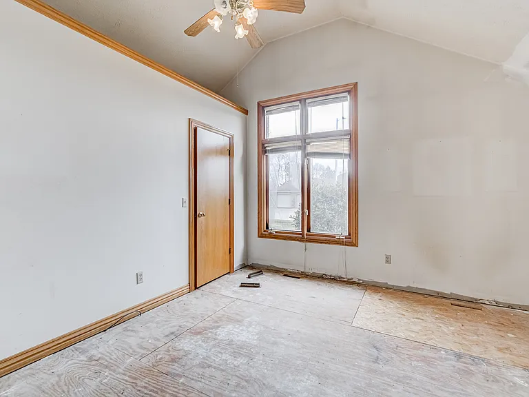 2467 S York Ave — Photo 13