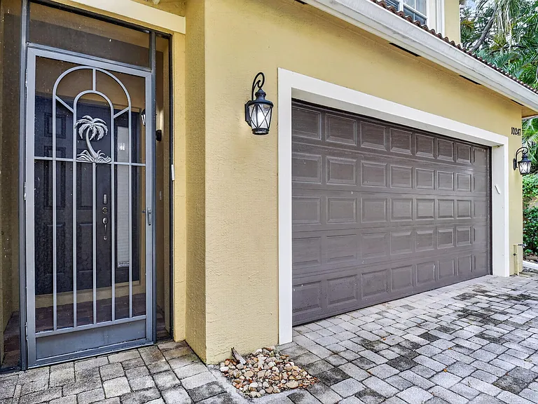 10247 Isle Wynd Ct — Photo 6