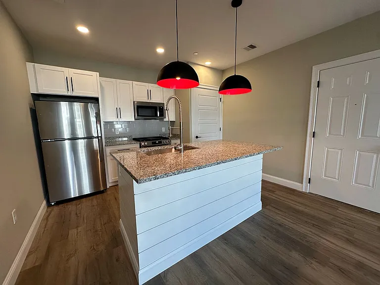 Central @ Waterford Woods — Photo 27