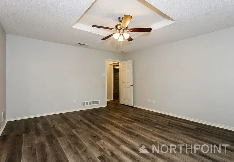 422 Ash Ln — Photo 8