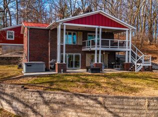 256 Arrowhead Ln, Litchfield, IL 62056