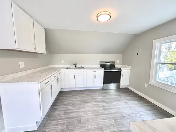 76 S Whittlesey Ave #3, Wallingford, CT 06492
