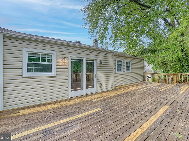 124 Hilldale Ct — Photo 9