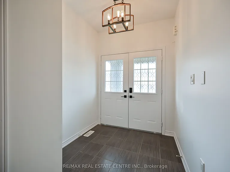 226 Lormont Blvd — Photo 20