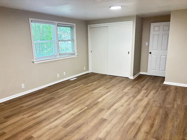 1635 Saint Marys Ave — Photo 15
