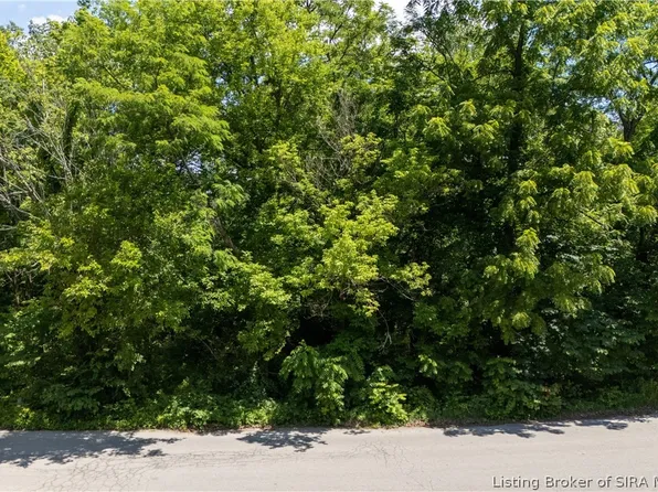 911 Oakland Drive, New Albany, IN 47150