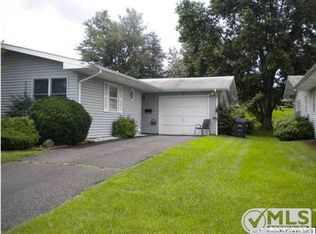 9 Markham Rd, Brick, NJ 08724