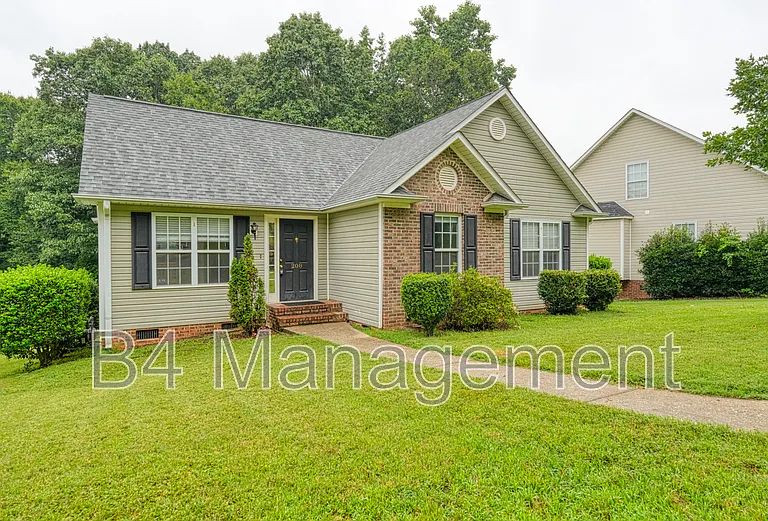 208 Cotton Creek Dr — Photo 1
