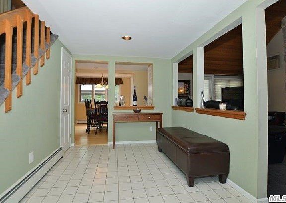 3rd image of 6 Lynch Ln