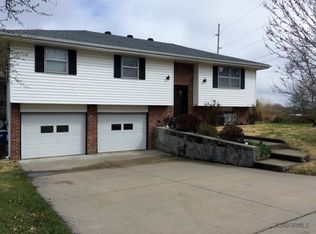 4402 Village Dr, Jefferson City, MO 65109