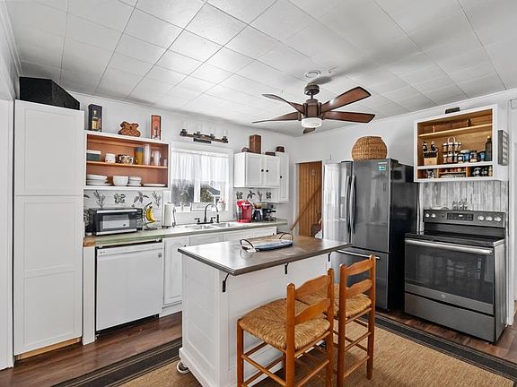 2nd image of 2523 Howard Rd