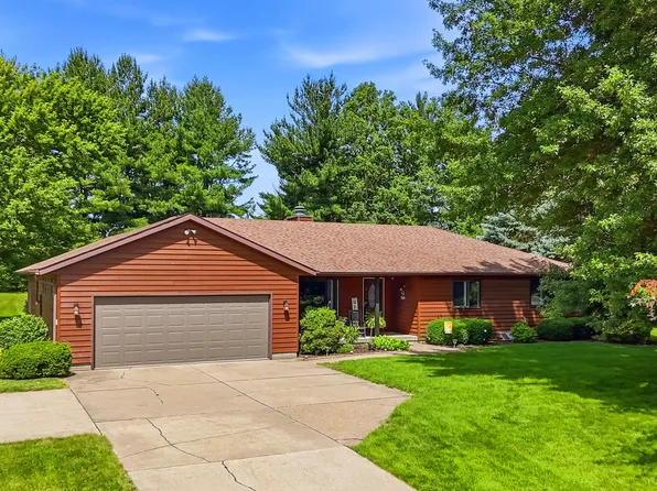 2674 Leah Dr, Muscatine, IA 52761