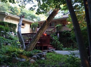 W299S10761 Pickering Dr, Mukwonago, WI 53149