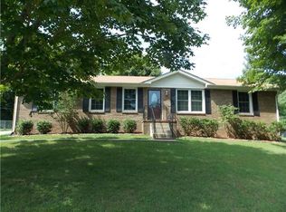 2216 Allison Ln, Springfield, TN 37172