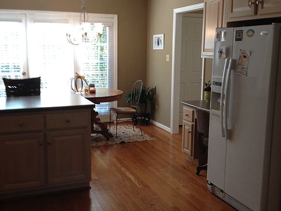 4th image of 4415 Brentwood Dr