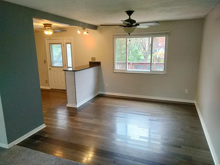 5863 Brushwood Ct — Photo 3