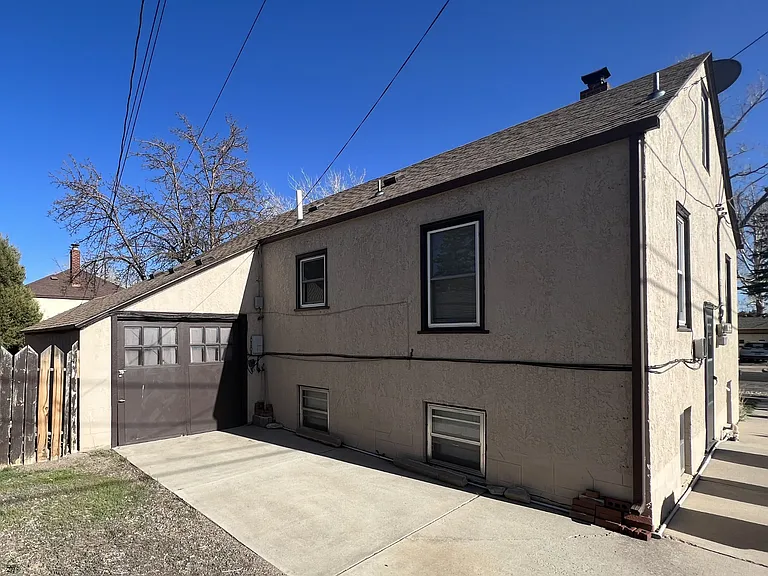 1015 Steele St — Photo 8