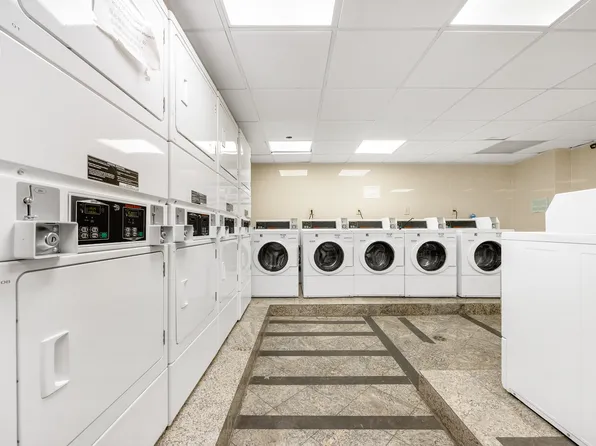 133-38 Sanford Avenue image 4 of 7