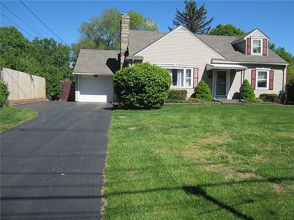 2nd image of 164 Jefferson Ave