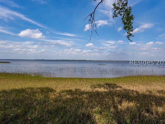 3rd image of 230 Old Plantation Dr W