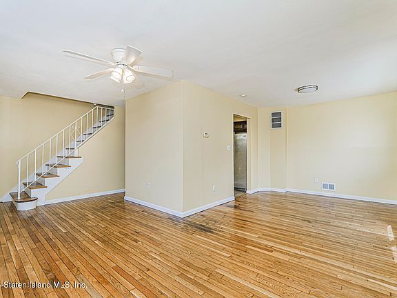 5th image of 514 Riga St