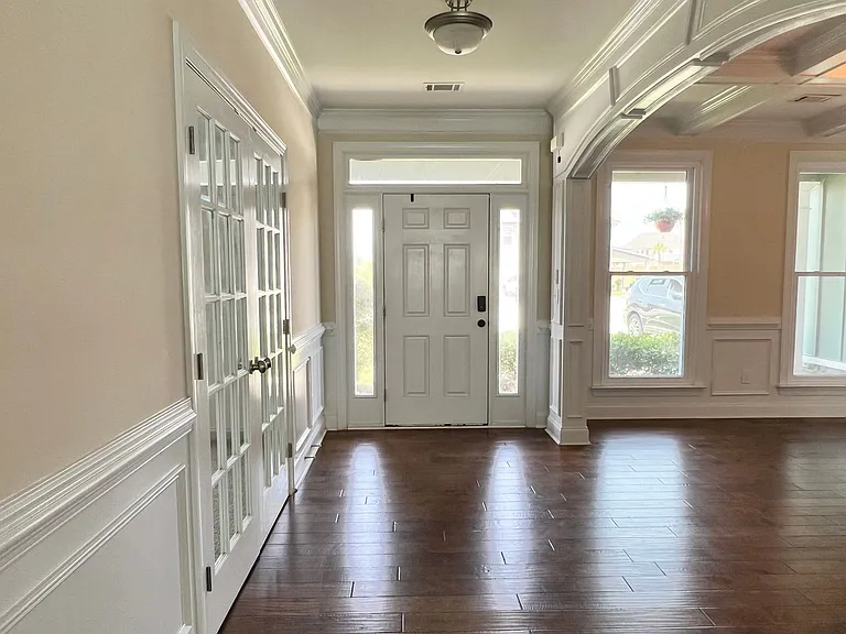 327 Clearwater Ln — Photo 5