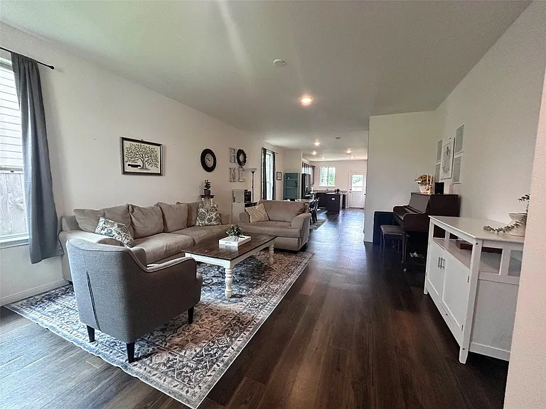 118 Ashwood Glade Dr — Photo 3