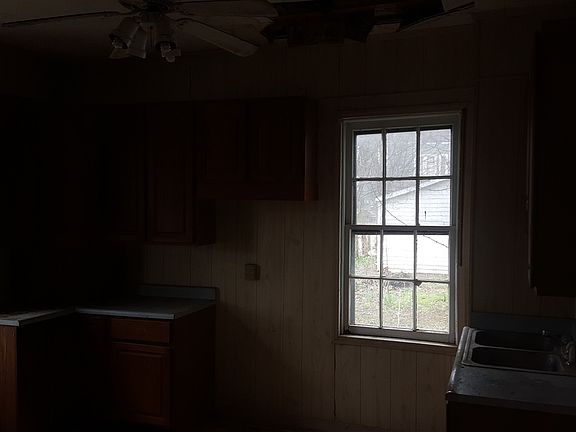 4th image of 515 N 1st St
