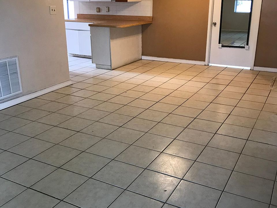 1st image of 3545 Holiday Lake Dr
