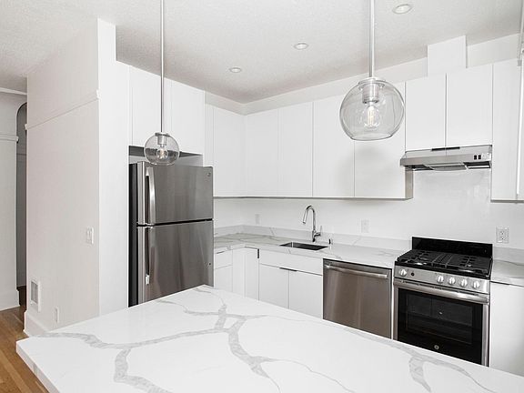 3rd image of 100 Lake St #Cybmfrn6k