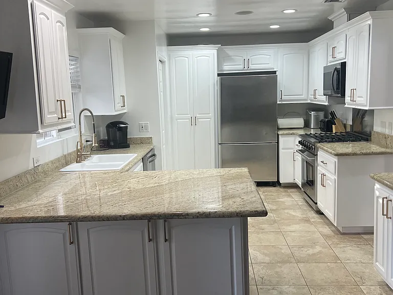 10420 Louise Ave — Photo 8
