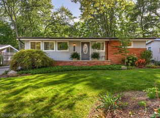 1725 Midvale St, Birmingham, MI 48009