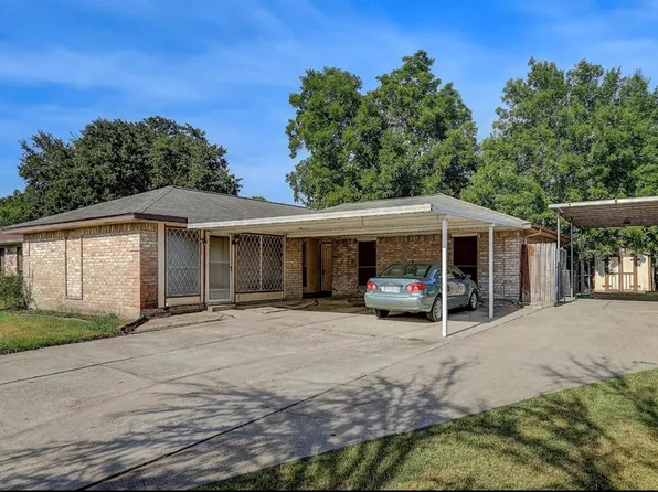 4907 Quail Hollow Drive, Baytown, TX 77521