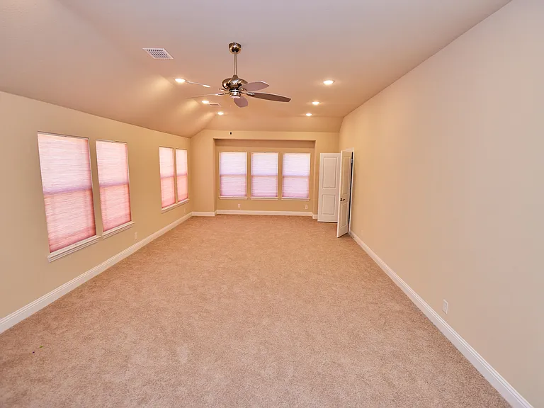 1460 Waterton Dr — Photo 18
