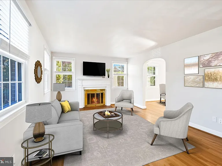2806 Ivydale St — Photo 4