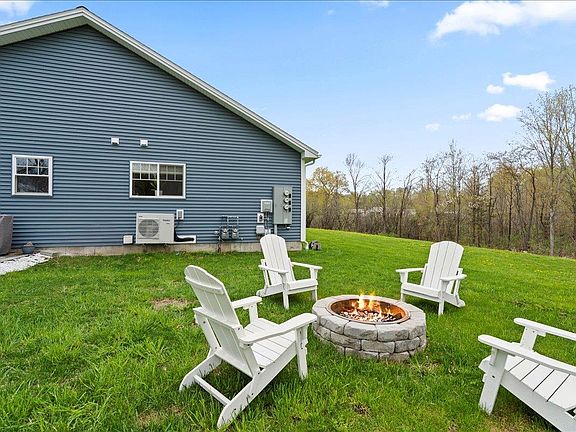 3rd image of 2529 Bronson Road #102