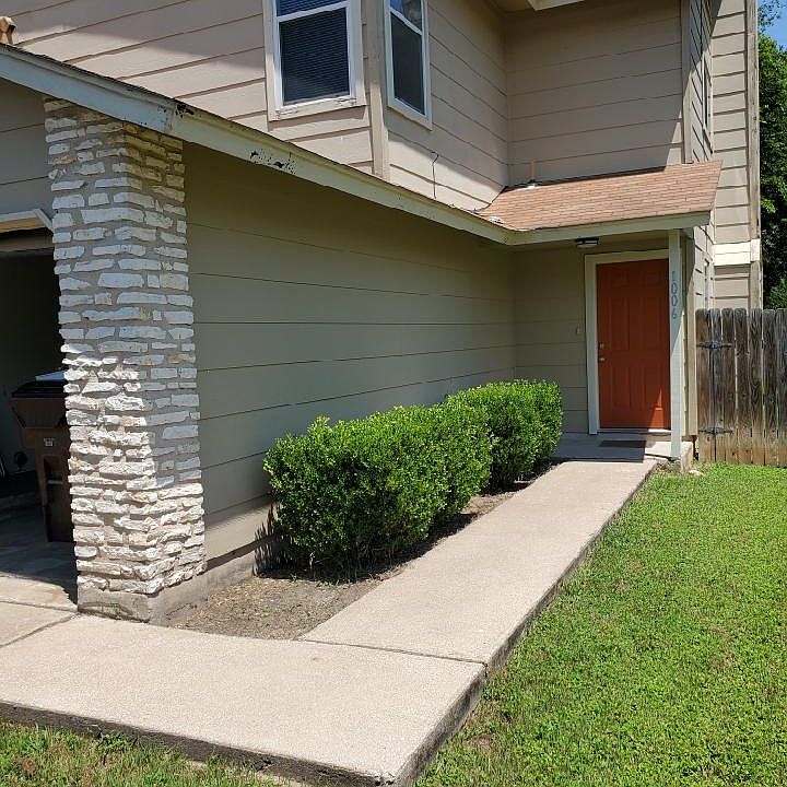 1st image of 1006 Woodlief Trl
