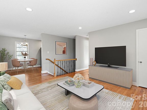 3rd image of 1717 Woodvalley Dr