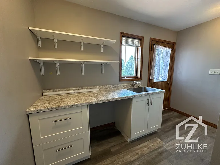 320 N Sunset St — Photo 6