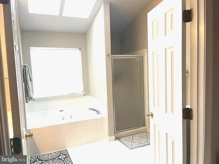 20411 Middlebury St — Photo 14